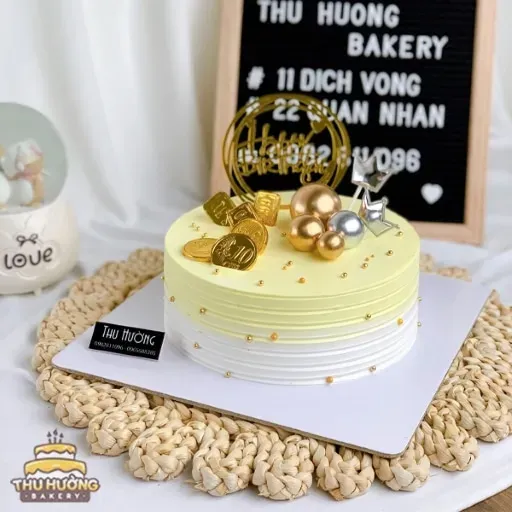 Thiết kế bánh kem thanh lịch làm quà tặng