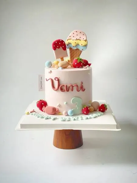 Mẫu bánh sinh nhật bé gái tạo hình công chúa Elsa