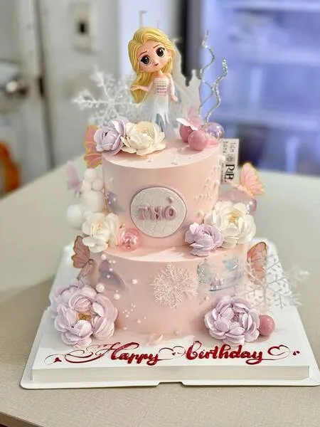 Mẫu bánh sinh nhật bé gái 2 tầng vũ công ballet