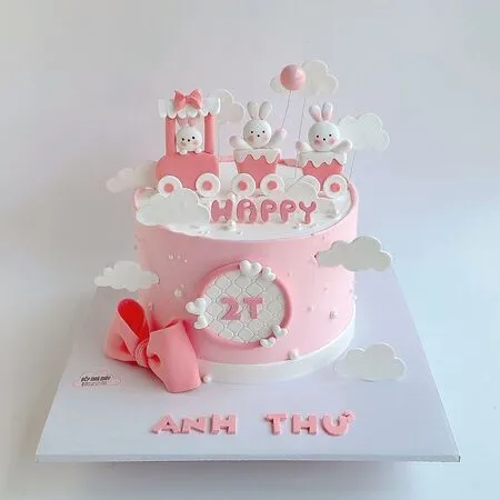 Mẫu bánh sinh nhật bé gái váy ren fondant