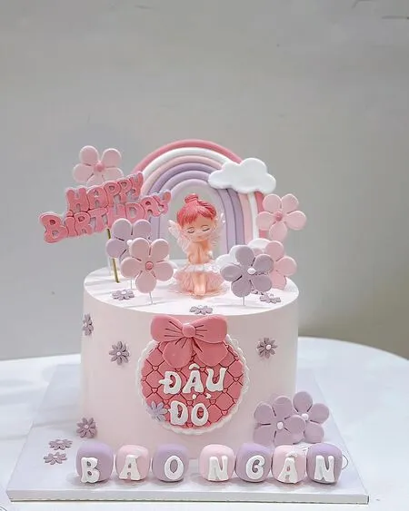 Mẫu bánh sinh nhật bé gái khinh khí cầu