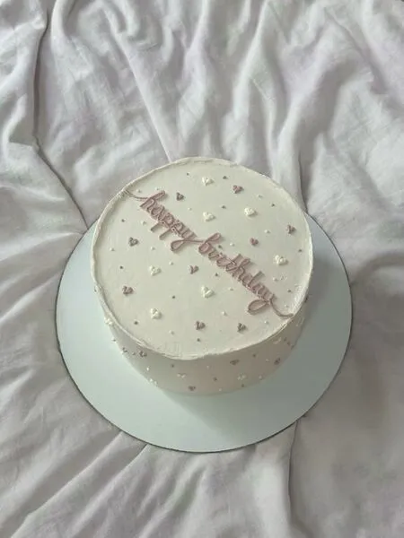 Mẫu bánh sinh nhật bé gái màng kem chảy