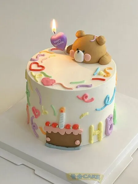 Mẫu bánh sinh nhật bé gái chủ đề thỏ con