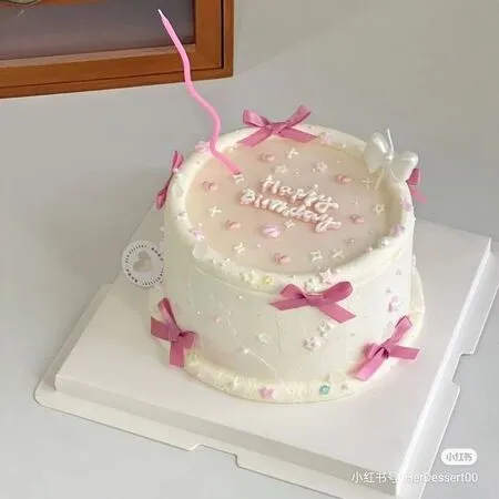 Mẫu bánh sinh nhật bé gái trang trí cầu vồng