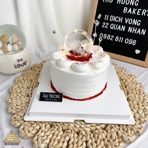 Mẫu bánh kem kỉ niệm yêu nhau tinh tế với tone đỏ trắng