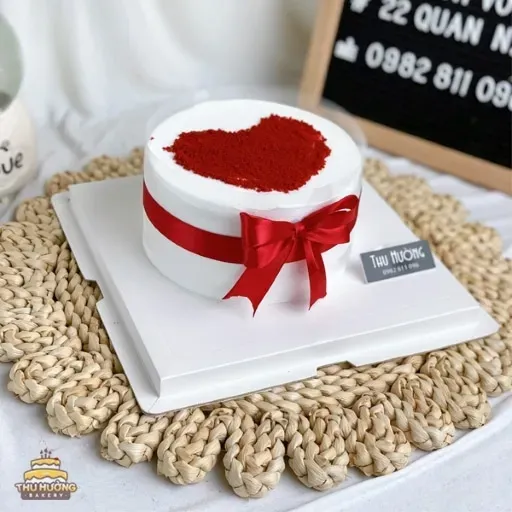 Bánh kem kỉ niệm yêu nhau hình trái tim phủ nhung
