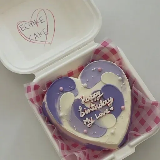 Bánh bento kỉ niệm yêu nhau hình trái tim trang trí viền