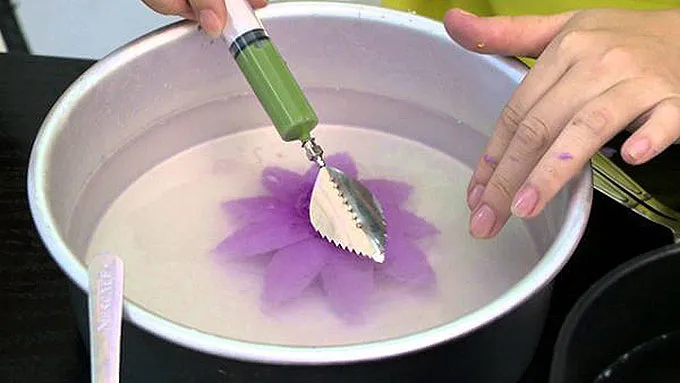 Kỹ thuật thêu hoa 3D bằng bộ dụng cụ thìa kim chuyên sâu