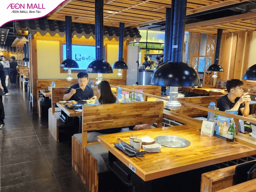 Bạn có thể đưa người yêu/vợ đến trung tâm thương mại và có 1 bữa ăn lãng mạn tại Gogi House
