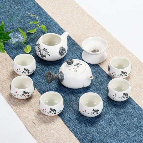 Bộ ấm trà gốm sứ tinh hoa