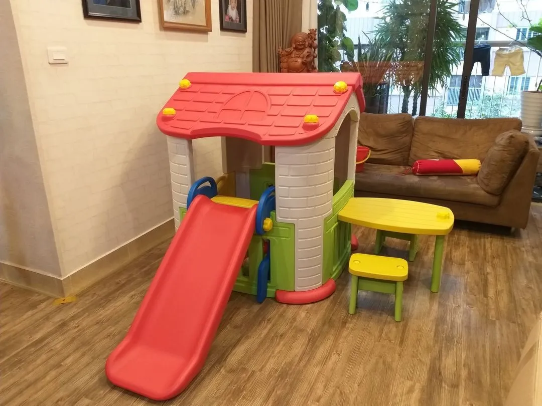 Nhà chơi cầu trượt