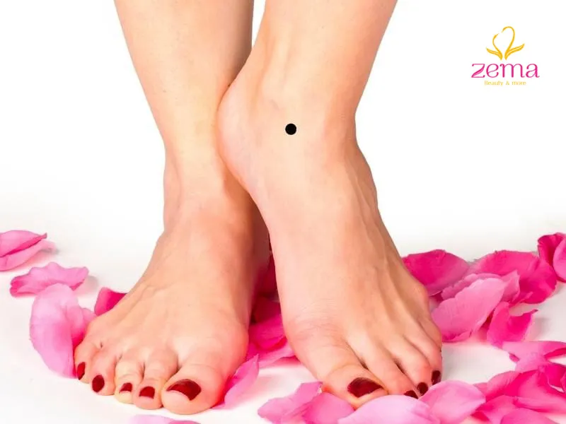 Người sở hữu nốt ruồi ở cổ chân có con đường sự nghiệp tốt đẹp