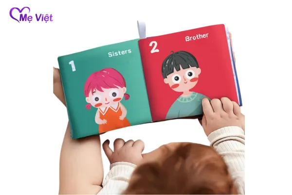 Thế giới sách Ehon và sách tương tác kỳ diệu dành cho bé gái 2 tuổi