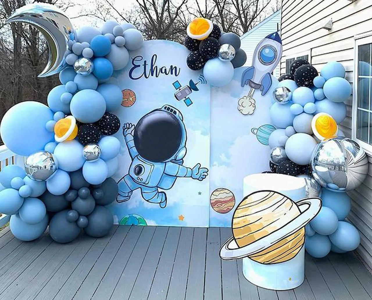 trang-tri-sinh-nhat-chu-de-phi-hanh-gia