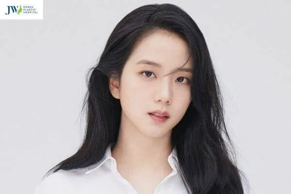 Phụ nữ trán cao rộng