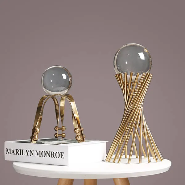 Quả cầu pha lê phong thủy chân đế hợp kim sang trọng cho bàn văn phòng