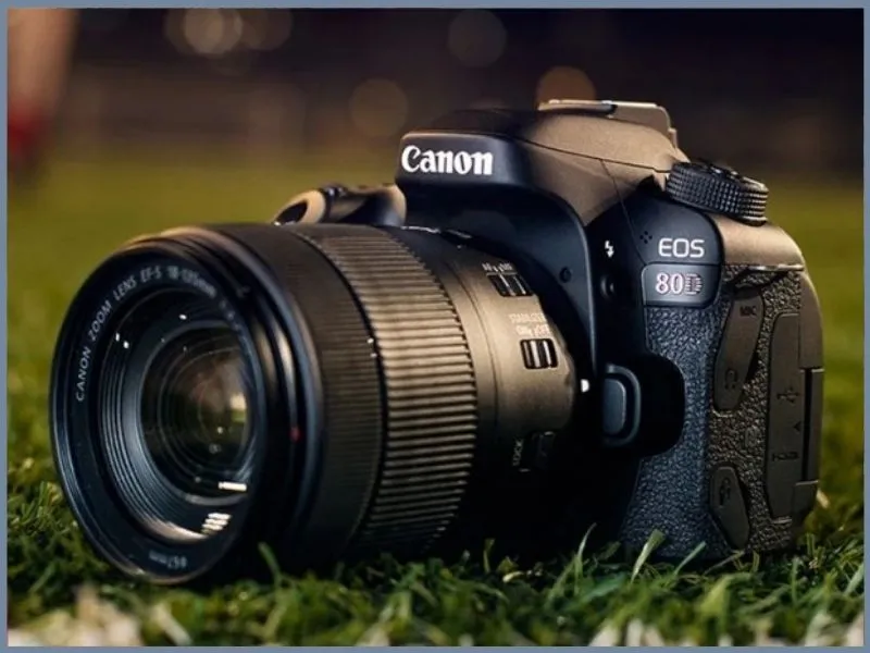 máy ảnh là quà tặng sinh nhật dành cho chàng trai đam mê xê dịch