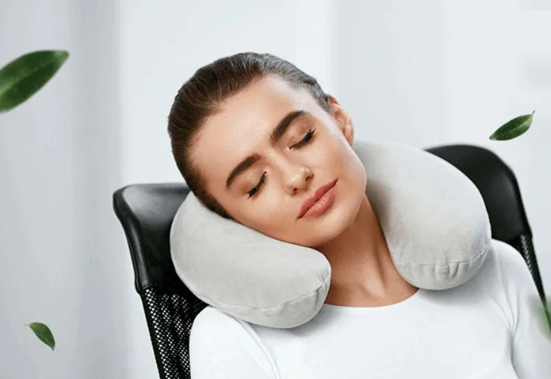 Gối cổ chữ U êm ái quà sinh nhật nhỏ xinh cho nữ