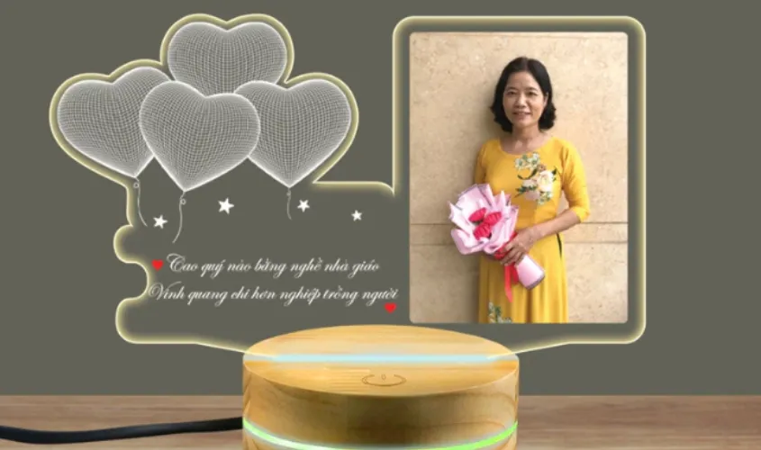 Đèn bàn học chống cận hỗ trợ thầy cô soạn bài