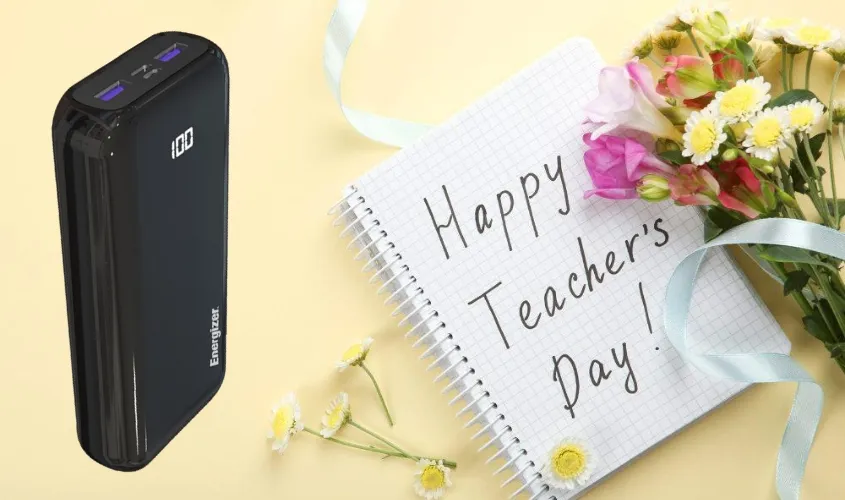 Pin sạc dự phòng - món quà công nghệ hiện đại cho giáo viên