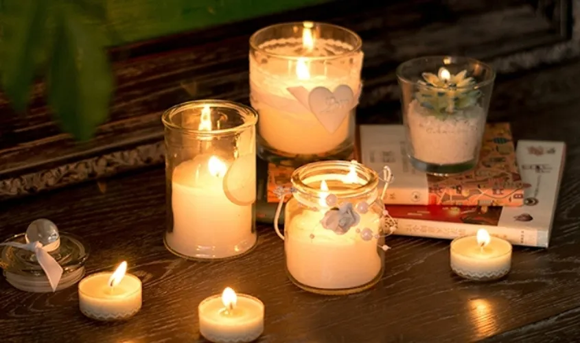 Nến thơm thư giãn giúp giảm căng thẳng sau giờ dạy