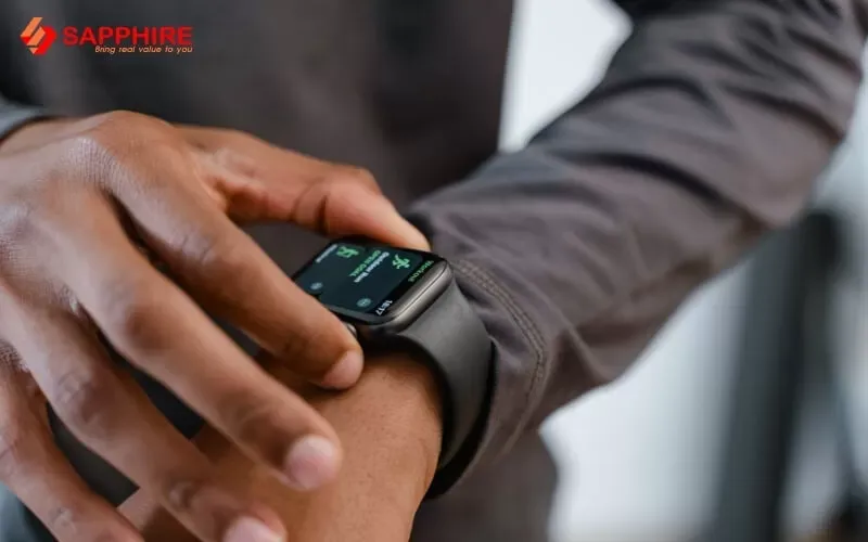 Đồng hồ thông minh theo dõi sức khỏe