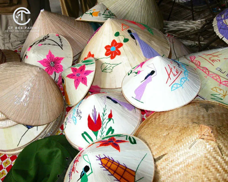 Nón lá Việt Nam - biểu tượng của sự dịu dàng và hiếu khách