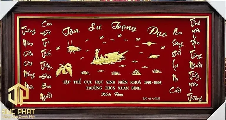 Khánh vàng tặng kỷ niệm ngày thành lập trường