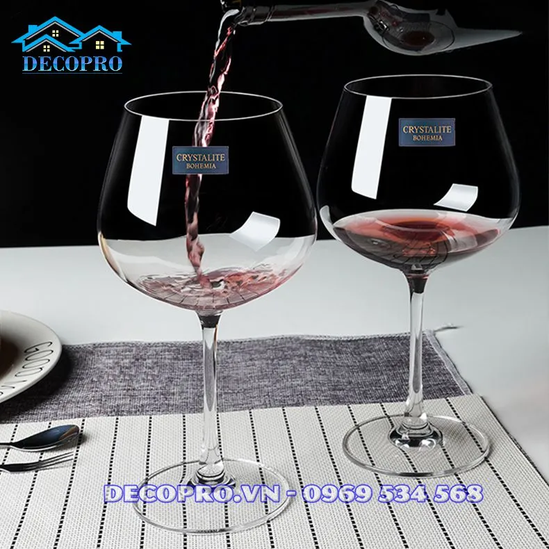 Bộ ly uống vang pha lê cho sếp thư giãn sau giờ làm việc