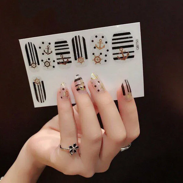 Sticker dán móng tay