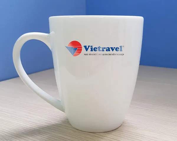 Ly sứ in hình ý nghĩa