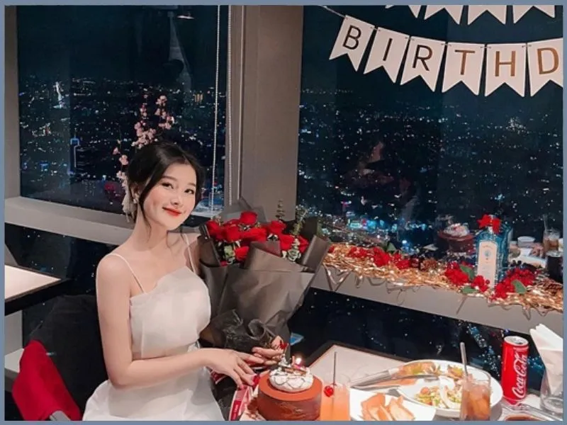 Bữa tiệc tối lung linh ánh nến giúp gắn kết tình cảm thêm mặn nồng