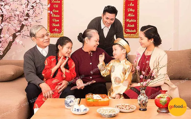 Tình cảm gia đình gửi gắm qua từng món quà Tết ý nghĩa