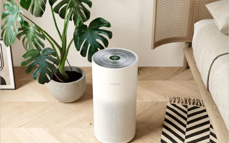 Máy lọc không khí giúp loại bỏ khói bụi mịn, tốt cho hô hấp của ông bà