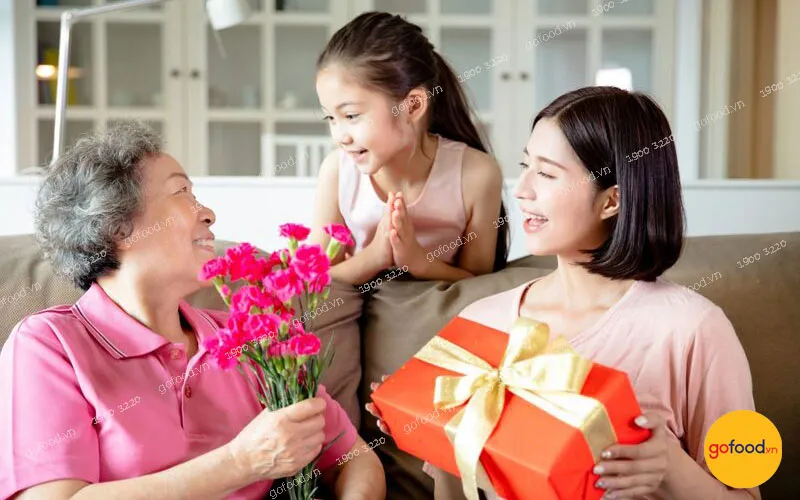 Các thiết bị hỗ trợ theo dõi sức khỏe tại nhà cho ông bà