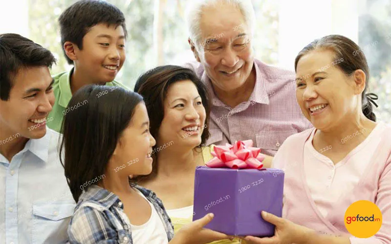 Sữa bột chuyên biệt giúp bồi bổ thể chất cho người lớn tuổi