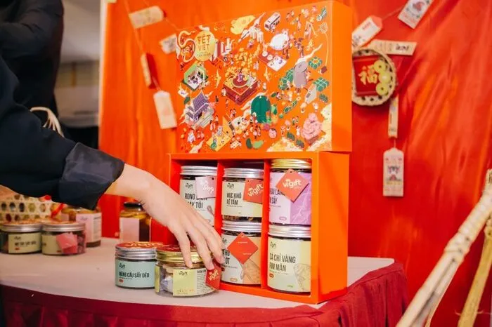 Nghệ thuật đóng gói quà tết các loại hạt tại Lala Shop