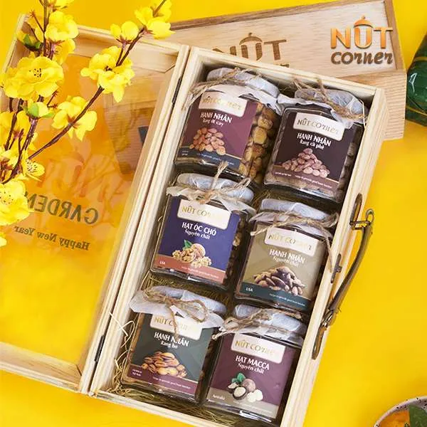 Mẫu hộp quà tết các loại hạt thiết kế riêng tại Giga Gift