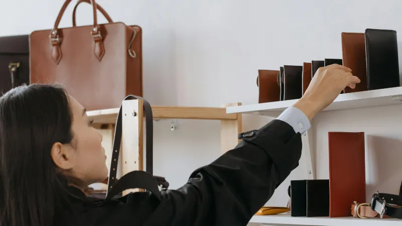 Ví da thật - quà tặng đồng nghiệp nữ nghỉ việc mang ý nghĩa tài lộc