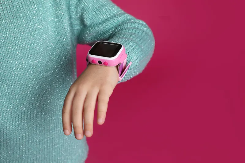 Đồng hồ trẻ em làm quà sinh nhật cho bé gái