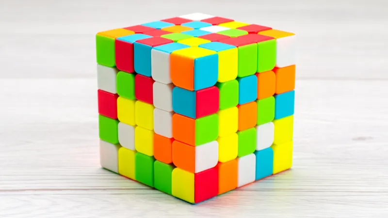 Bộ rubik và đồ chơi trí tuệ giải quyết tư duy