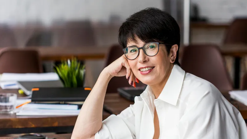 Kính lão gọng nhẹ tặng mẹ 60 tuổi