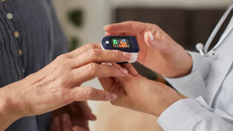 Máy đo đường huyết cá nhân tặng mẹ 60 tuổi