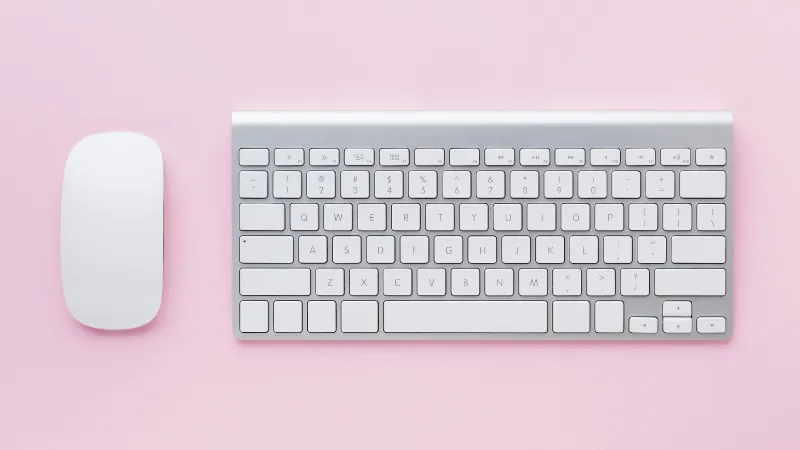 Bàn phím và chuột máy tính cho nam giới