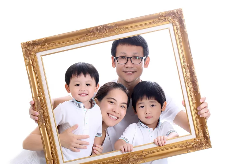 Khung ảnh gia đình kèm lời chúc hóm hỉnh cho bố mẹ