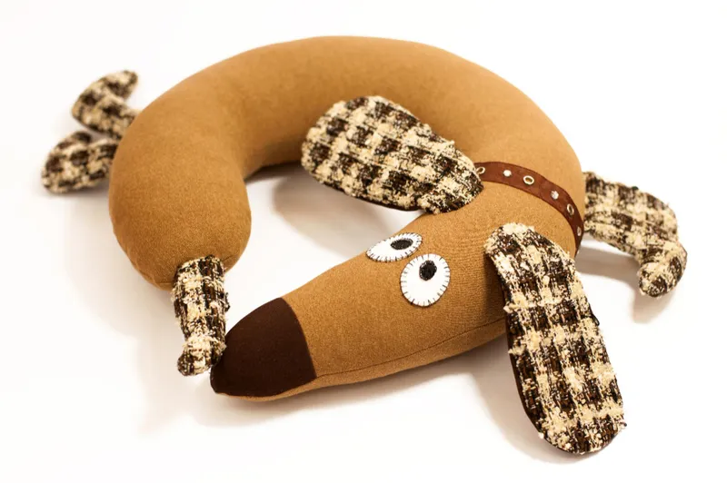 Gối kê cổ hình thù kỳ dị mang lại sự thoải mái và vui vẻ