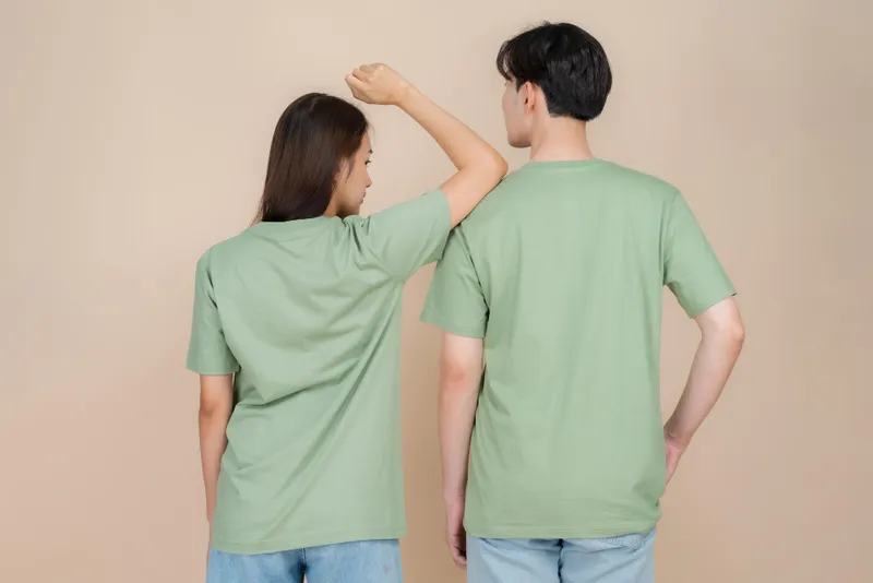 Áo đôi thiết kế hài hước cho bố mẹ nhân ngày sinh nhật