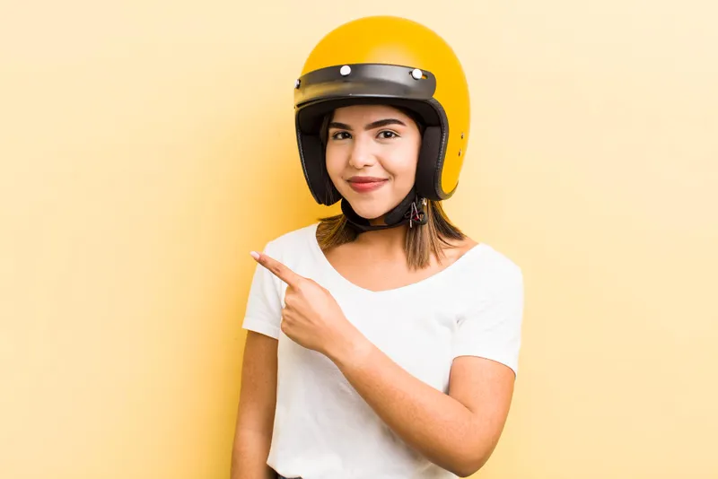 Quà Noel cho nhân viên – nón bảo hiểm thương hiệu công ty