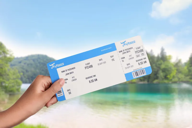 Vé du lịch giả phiên bản troll sinh nhật bạn thân