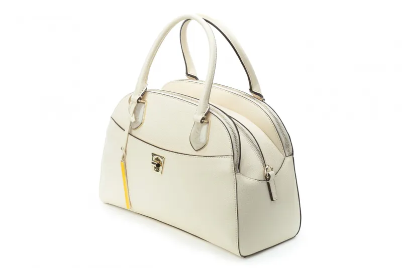 quà sinh nhật cho mẹ túi xách hàng hiệu sang trọng.